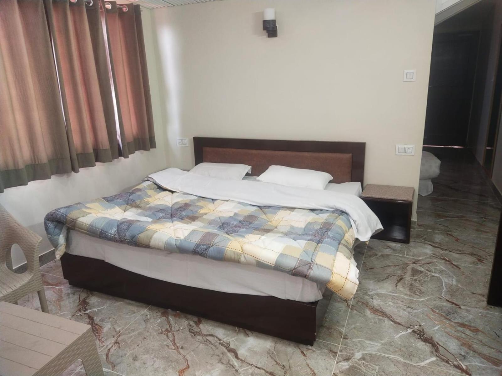 Dhanlaxmi Apartments Shimla Rom bilde